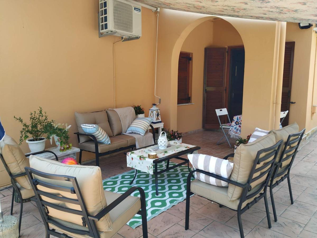 Family Holiday Apartment With Garden & Bbq Velonades  Luaran gambar