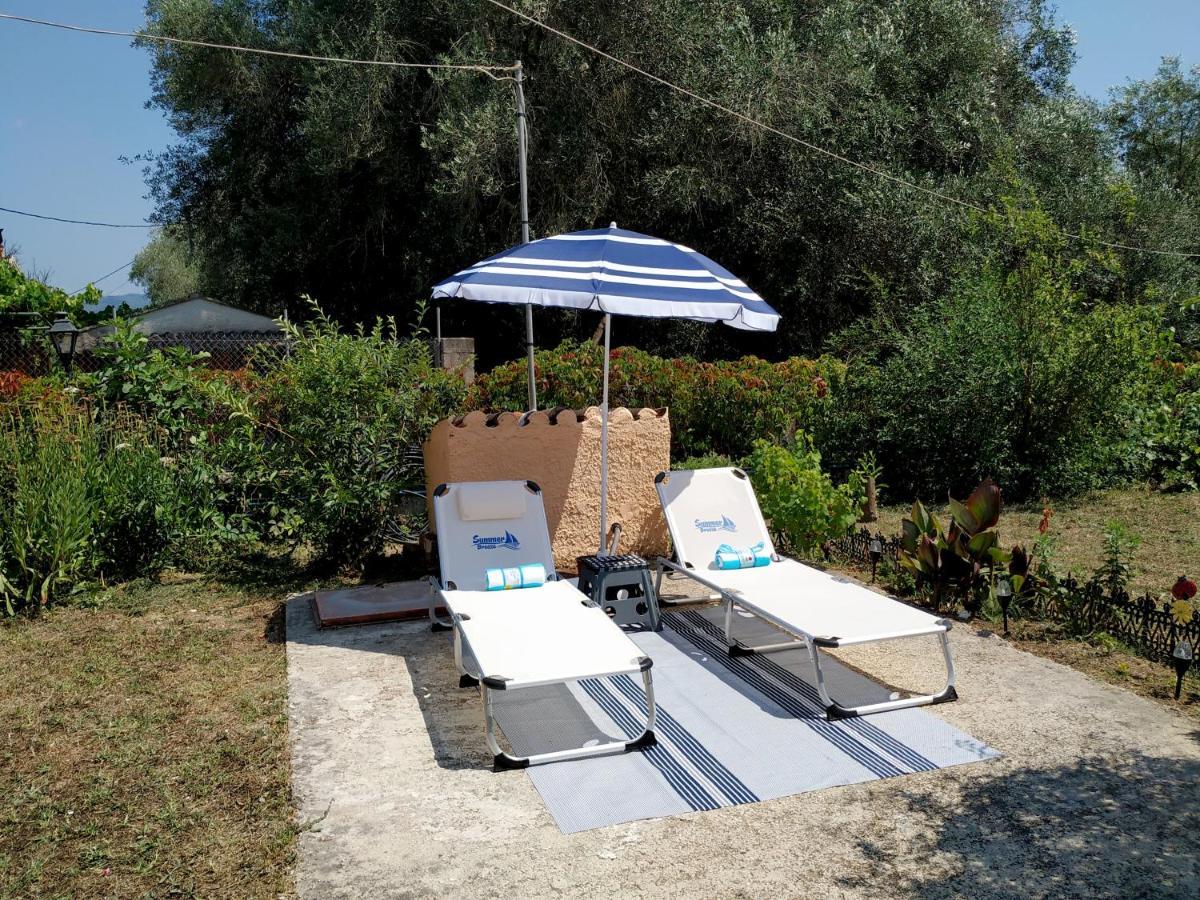 Family Holiday Apartment With Garden & Bbq Velonades  Luaran gambar