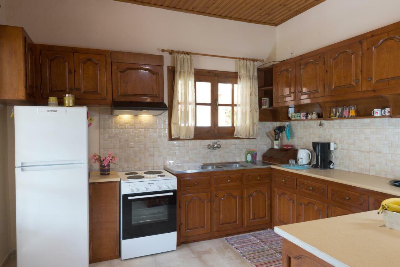 Family Holiday Apartment With Garden & Bbq Velonades  Luaran gambar