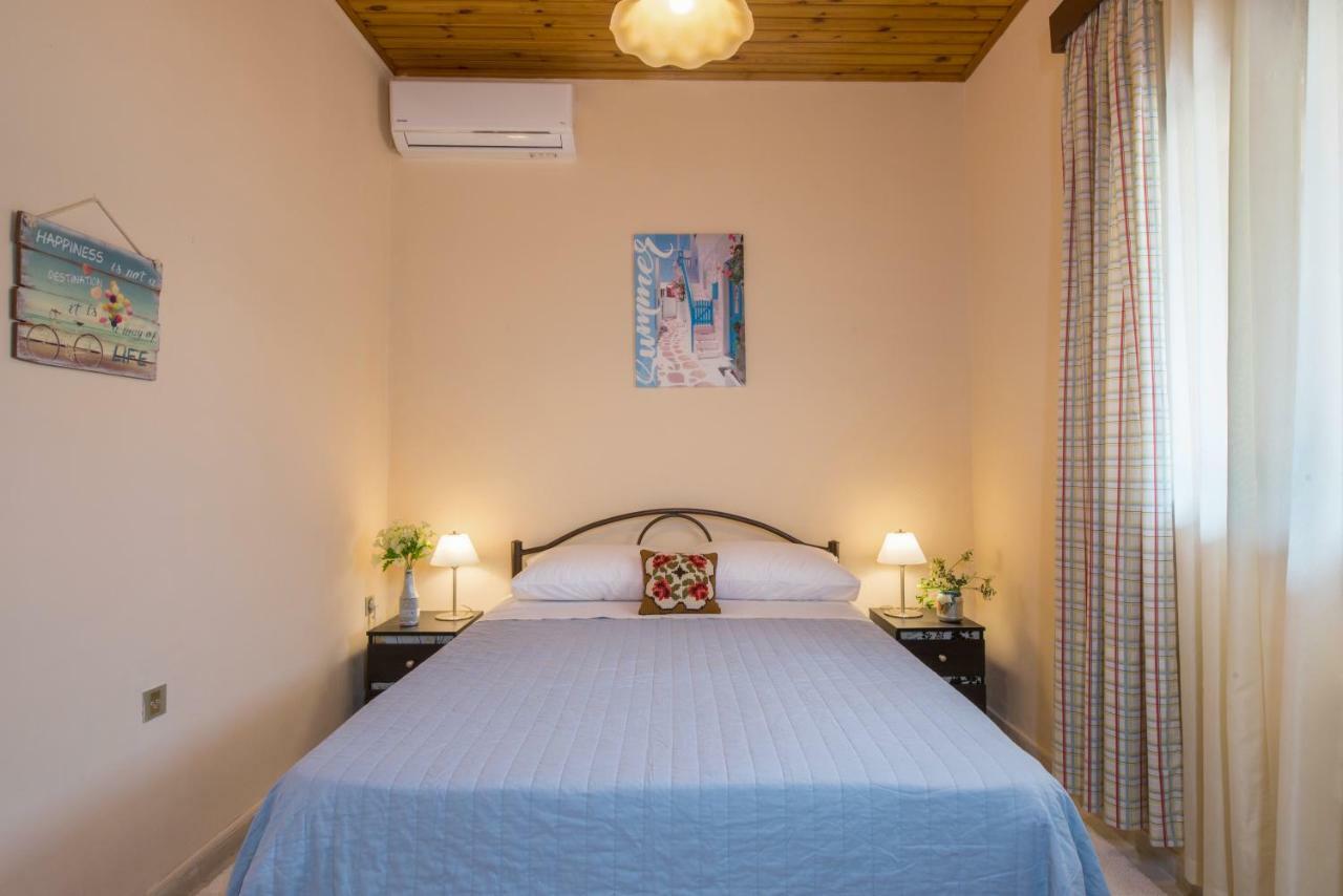 Family Holiday Apartment With Garden & Bbq Velonades  Luaran gambar