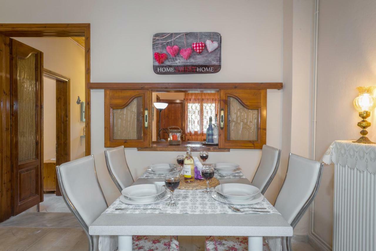 Family Holiday Apartment With Garden & Bbq Velonades  Luaran gambar