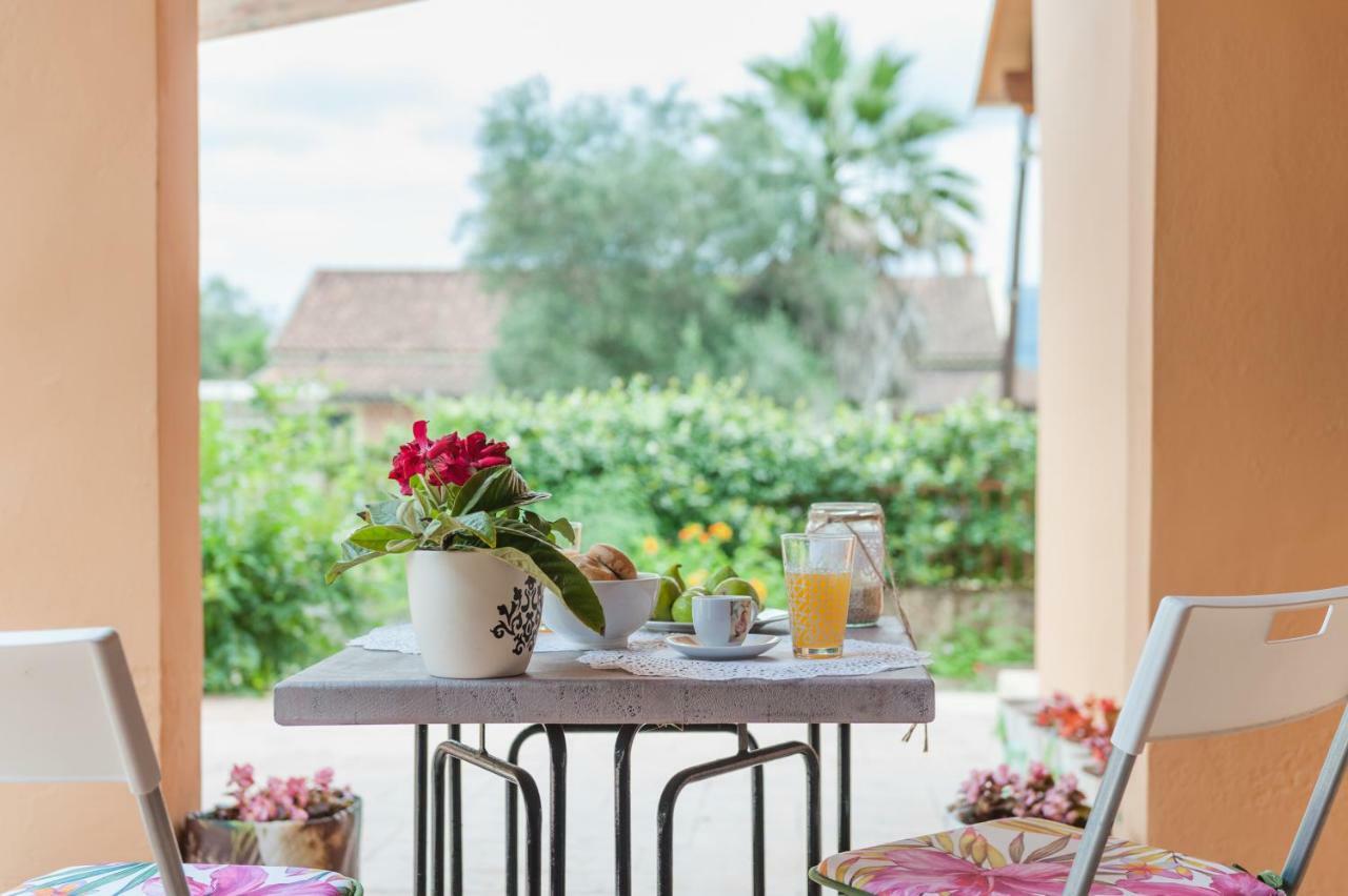 Family Holiday Apartment With Garden & Bbq Velonades  Luaran gambar