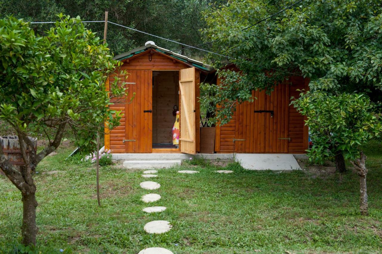 Family Holiday Apartment With Garden & Bbq Velonades  Luaran gambar